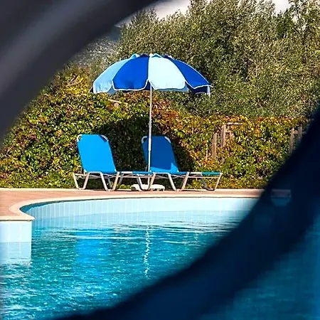 Leventis 3*